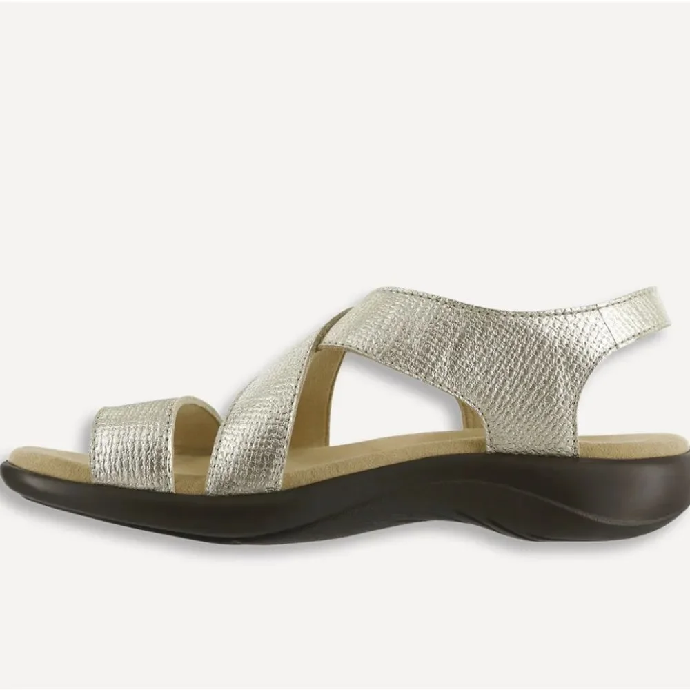 SAS LAGUNA GOLD LINEN SANDALS.